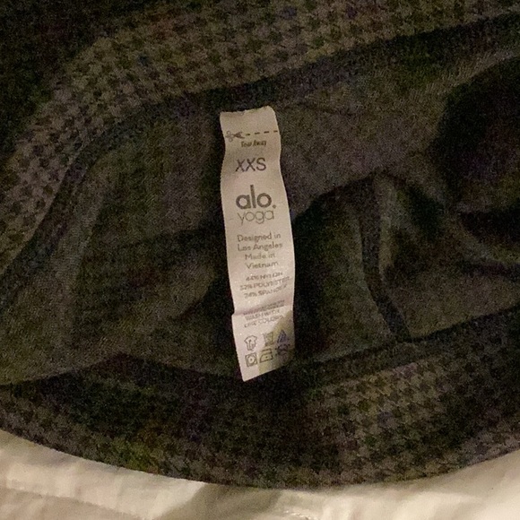 ALO Yoga bra + leggings set, XXS/XS - Picture 8 of 9